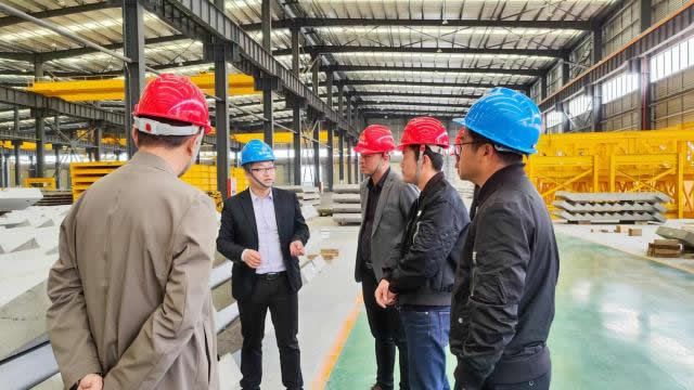 吉安市市政工程公司、吉安市萬(wàn)家房地產(chǎn)開(kāi)發(fā)公司參觀學(xué)習(xí)裝配式建筑工藝